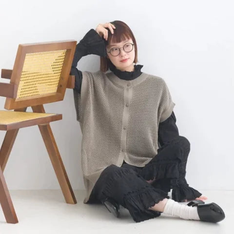 立領荷葉皺感上衣 Ruffled Mock-Neck Crinkle Blouse