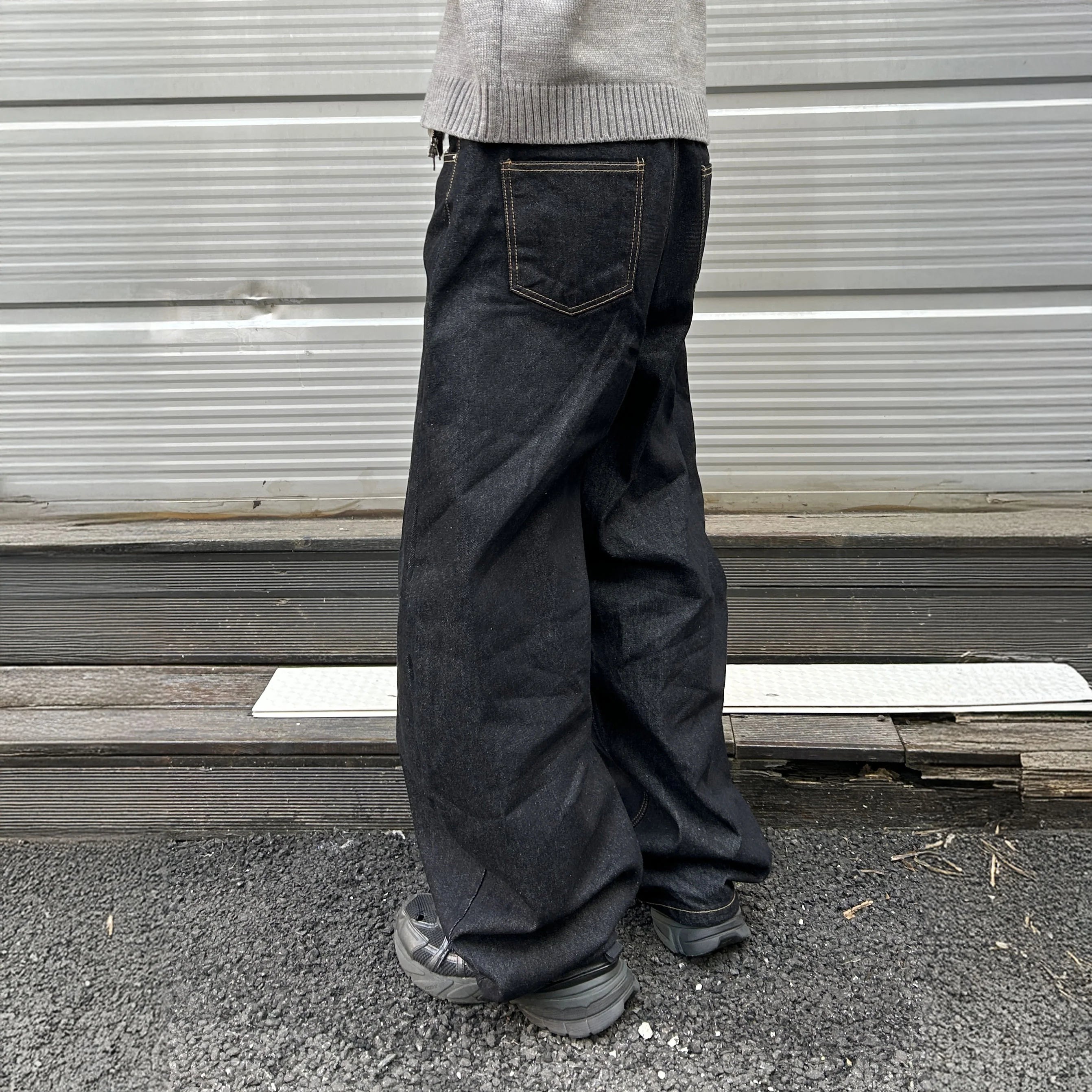 四扣彎刀牛仔褲 Four-Button Curved Denim - 圖 3