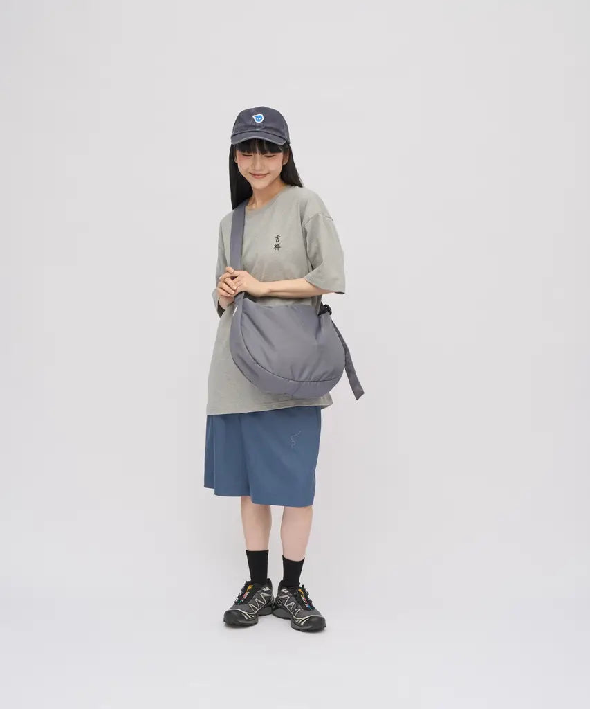 寬帶雲朵中型半月包